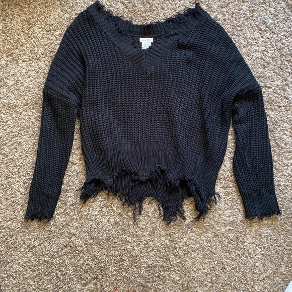 Black fray- hemmed sweater size small - Picture 1 of 2
